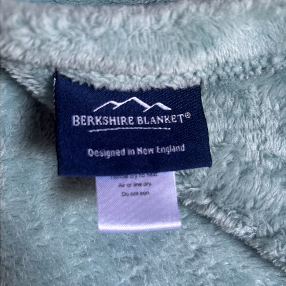 BERKSHIRE BLANKET Lt Green Plush Throw Blanket 76” X 50”